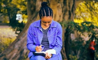 Estudo diz que 69% que se dizem otimistas quanto ao seu próprio futuro. (Foto: Unsplash/Gift Habeshaw)