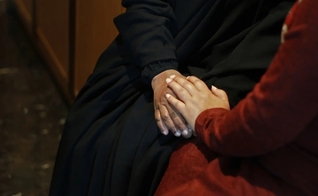 Cristã ajuda muçulmana a desistir de aborto. (Foto representativa: Portas Abertas)