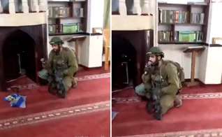 Soldado recita a oração “Shema Yisrael” dentro de mesquita. (Captura de tela/X/Kann News)