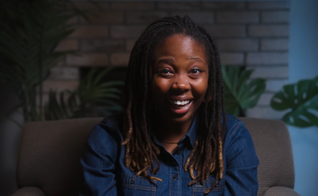 Jasmine Weller. (Foto: Reprodução/YouTube/Delafé Testimonies)