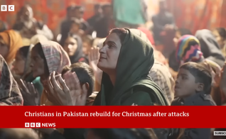 Celebração de Natal em igreja no Paquistão. (Foto: Reprodução/YouTube/BBC News).