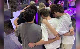 Jovens no evento. (Foto: Reprodução/Revive)