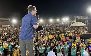 Jon Britton Hancock, da Mountain Gateway, em evento evangelístico na Nicarágua em 2023. (Foto: Mountain Gateway)
