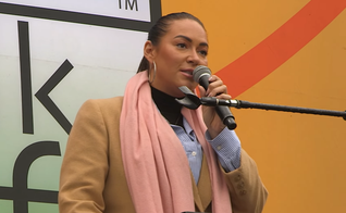 Kaya Jones. (Foto: Reprodução/YouTube/Walk for Life West Coast)