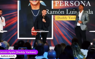 Daddy Yankee testemunha em igreja em Miami. (Captura de tela/YouTube/ Ciro Yankee)