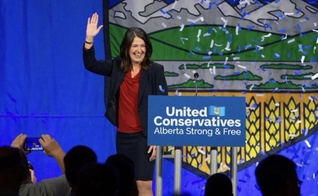 Danielle Smith, primeira-ministra de Aberta, no Canadá. (Foto: X/Danielle Smith)