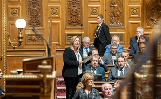 Imagem de um debate no Senado na França, novembro de 2023. (Foto: Facebook/Senado da França).