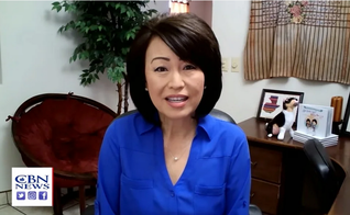 Jackie Darby conta seu testemunho. (Captura de tela/YouTube/CBN News)