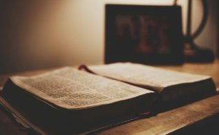 Unsplash/Aaron Burden