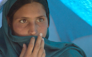 Jovem perseguida no Paquistão. (Foto: Ilustração/Portas Abertas)