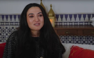 Fatima Gandhi em um evangelismo na Holanda. (Foto: Reprodução/Revive).
