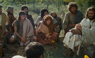 Milhões de pessoas tomaram a decisão de seguir a Cristo enquanto assistiam ao filme Jesus. (Foto: JesusFilm.org)