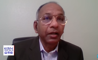 Johnson Varkey foi demitido de universidade nos EUA por ensinar biologia básica. (Foto: Reprodução/YouTube/CBN News).