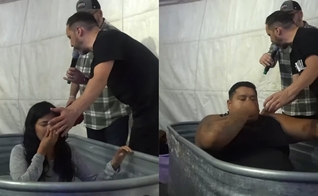 Dezenas de pessoas foram batizadas. (Foto: Reprodução/Instagram/Tony Suarez).