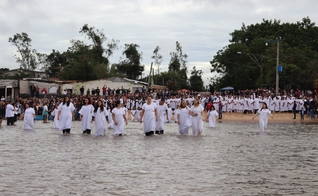 A Assembleia de Deus promoveu batismos simultâneos em 153 cidades. (Foto: Comunicação e Mídia AD. Porto Alegre).