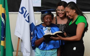Maria de Lourdes Costa na formatura. (Foto: Reprodução/G1/Bubu Duarte/Divulgação SMS)