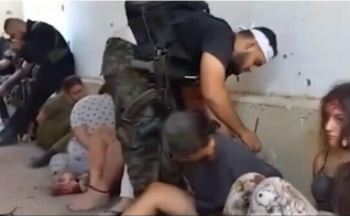 Hamas mostra as soldados reféns sequestradas em 7 de outubro. (Captura de imagem: The Hostages Families Forum)