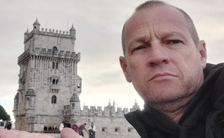 Michel Nisenbaum, de 59 anos, foi morto pelo Hamas no ataque de 7 de outubro. (Foto: Reprodução/Redes Sociais).