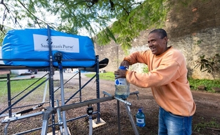 Os sistemas de filtragem foram instalados em várias cidades do RS. (Foto: Samaritan’s Purse).