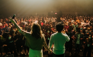 Os pastores Lucas e Jackeline Hayashi, da Zion Church. (Foto: Keila Vera Vidal / Zion Church)
