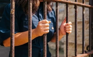 Cristã perseguida. (Foto: Ilustração/Portas Abertas)