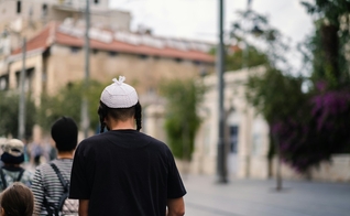 Imagem ilustrativa. (Foto: Unsplash/Levi Meir Clancy).