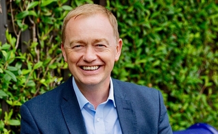 Tim Farron é deputado e integra a legislatura do Parlamento 2024. (Foto: Tim Farron)