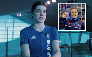 Andrea Spendolini-Sirieix conquista o bronze nos Saltos Ornamentais. (Captura de tela/YouTube/Aquatics GB/World Aquatics)