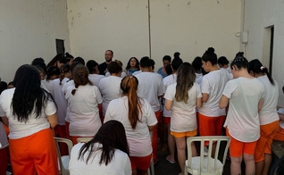 Phillip Blair prega a presas em Londrina. (Foto: Instagram/Phillip Blair)