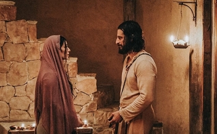 Elizabeth Tabish interpreta Maria Madalena