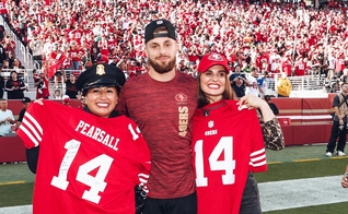 Jogado do San Francisco 49ers, Ricky Pearsall volta ao campo após ser baleado em assalto. (Foto: San Francisco 49ers/Facebook)