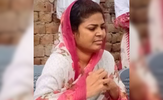 Saima Farhad, viúva acusada de blasfêmia. (Foto: Global Christian Relief)