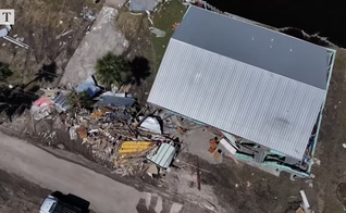 Imagens de drone revelam a devastação do furacão Helene na Flórida. (Captura de imagem/YouTube/The Times e The Sunday Times)