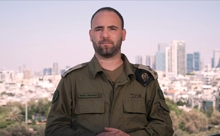 O porta-voz do exército israelense, Nadav Shoshani. (Foto: Reprodução/ABC News).