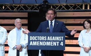 O governador Ron DeSantis, em discurso contra o aborto no evento "Médicos Contra a Emenda 4" (Captura de tela/Fox News)