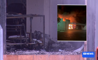 Sinagoga Adass Israel em Melbourne em chamas. (Captura de tela/YouTube/ABC News Australia)