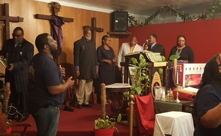 A igreja onde o ataque aconteceu. (Foto: Facebook/The Divine Church of Deliverance and Transformation Holiness).