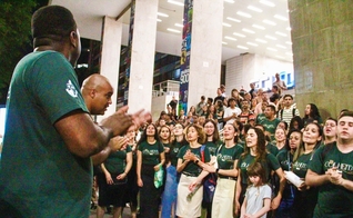 Os jovens da AD Belém anunciaram as Boas Novas na Avenida Paulista. (Foto:Facebook/UMADEB).