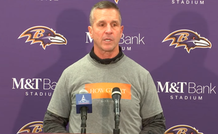 John Harbaugh. (Foto: Reprodução/YouTube/Baltimore Ravens)