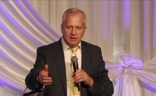 Albert Veksler, Diretor Global do JPB, durante Jerusalem Prayer Breakfast 2025. (Captura de tela/YouTube/Jerusalem Prayer Breakfast)