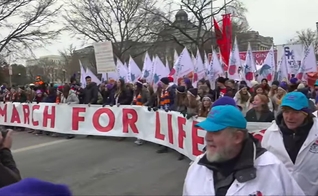 Marcha pela Vida leva milhares às ruas, em Washington. (Captura de tela/YouTube/LiveNOW FOX)