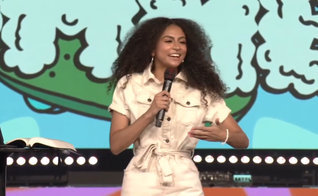Michelle Reynoso encontrou satisfação em Jesus. (Foto: Reprodução/YouTube/Michelle Reynoso).