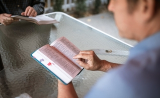 Pouco mais de 1 em cada 10 entrevistados acredita na Trindade. (Foto: Pexels/RDNE Stock Project)