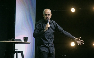 Pastor Eduardo Bortolossi na Inspire Conference Portugal. (Foto: Guiame/Marcos Paulo Correa)