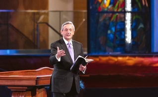 O pastor Robert Jeffress. (Foto: Instagram/First Baptist Dallas).
