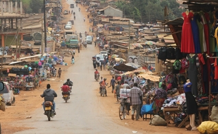 Os evangelistas compartilhavam a fé em Jesus em pregação pública ao ar livre. (Foto ilustrativa: Unsplash/Antoine Plüss)