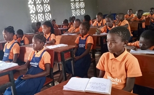 Alunos do Projeto Umodzi Cateme, em Moçambique. (Foto: Projeto Umodzi)