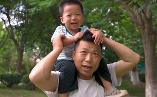 Yu e Yixun. (Foto: Reprodução/CBN News)