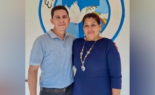 Os pastores Luis Guillermo Borjas e Roxana Rojas. (Foto: CSW).