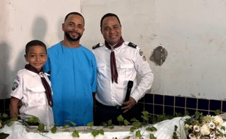 Gilson Teodoro foi batizado no tanque que construiu. (Foto: Notícias Adventistas).